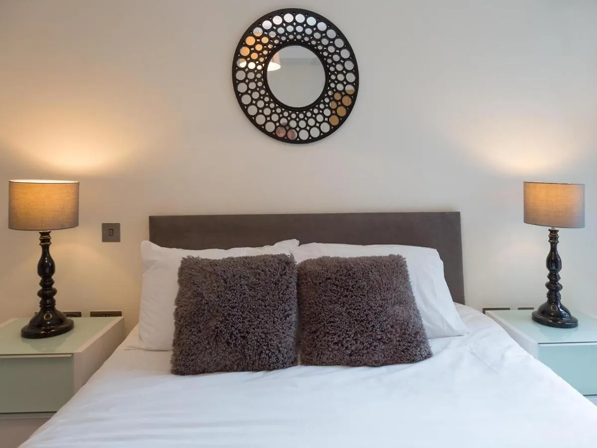 Central Tower Bridge Apartment London
