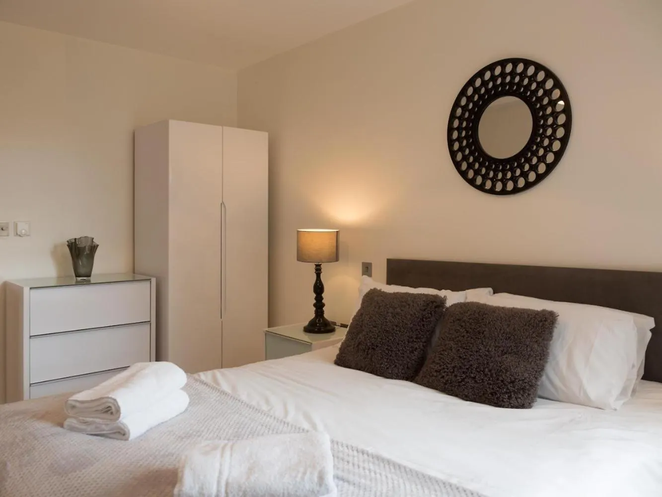 Central Tower Bridge Apartment London