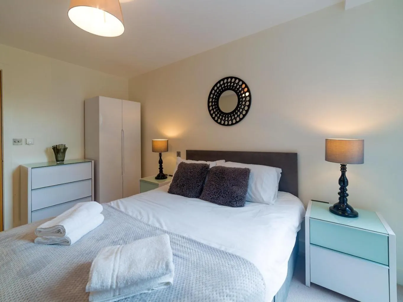 Central Tower Bridge Apartment London