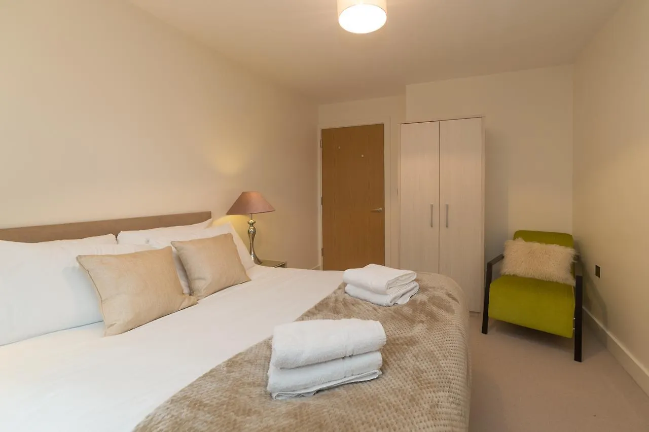 Central Tower Bridge Apartment London
